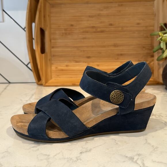 Bjorndal Sadie Wedge Sandals suede neutral minimalist comfortable size 9 blue - Picture 4 of 8